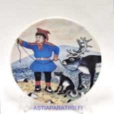 ARABIA, Poromies. nro.23 sein�lautanen. Design: Andreas Alariesto,1980-luku.Mitat Halkaisija n. 12 cm, 1kpl, 25�/kpl,( Tuote nro 124A )