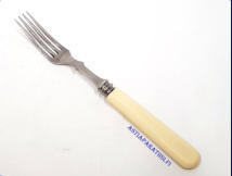 FISKARS,"Luup��" Ruokahaarukka Ter�st�, ja beigen/valkoisen v�rist� luuta/bakeliittia,pituus n. 19 cm, 5 kpl, 12 �/ kpl,( Tuote nro 343AT )