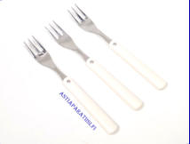 HACKMAN,HACkMINNA pikkuhaarukka,Design: Ahti Majuri,pituus n. 13 cm,3 kpl ,10 � /kpl, ( Tuote nro 404AT )