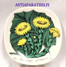 ARABIA,Sein�lautanen "Leskenlehti" tussil�go f�rfar. Botanica,Design:Esteri Tomula,Valmistettu 1978-79-luku,Korkeus n. 12 cm, leveys n. 12 cm,1 kpl,73� /kpl ( Tuote nro / Item #102E )