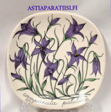 ARABIA,Sein�lautanen "  campanula patula "Campanula patula, Botanica,Design:Esteri Tomula,Valmistettu 1984-1985-luku,Korkeus n. 12 cm, leveys n. 12 cm,1 kpl,58 � /kpl ( Tuote nro / Item #125E )