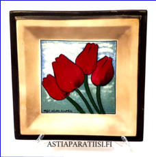 ARABIA, k�sinmaalattu Sein�laatta " Tulppaanit ", Design:Helj� Liukko-Sundstr�m, Valmistettu 1985,Korkeus n. 18,5cm, leveys n. 18,5 cm 95 �( Tuote nro / Item #213HL )