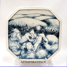 ARABIA, Sein�lautanen  " Winter / Kaamos. " Suunniteltu Finnairille, rajoitettu m��r�, Design:Helj� Liukko-Sundstr�m, Korkeus n. 15 cm, leveys n. 15 cm 35 �( Tuote nro / Item #259HL )