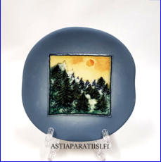 ARABIA, Sein�lautanen " Mets�," ,Design:Helj� Liukko-Sundstr�m, Valmistettu 1992 � 1999,Korkeus n. 11,5 cm, leveys n. 11,5 cm 50 �( Tuote nro / Item #268HL )
