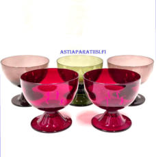 NUUTAJ�RVI LASI,Bistro 2124 J��tel�malja / J�lkiruokamalja moni v�rinen,Design:Saara Hopea,Tuotannossa: 1953-1967,Korkeus n.9 cm, halkaisija n.9,5 cm, 0 kpl,( Tuote nro / Item #111LJ )