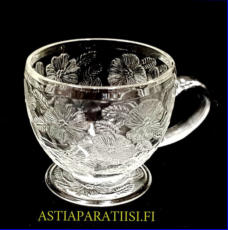 NUUTAJ�RVI LASI, Rosita kahvikuppi ,Design:Kerttu Nurminen,Korkeus n.7 cm, halkaisija n.7,5 cm, 9 kpl,12� /kpl ( Tuote nro / Item #127J )