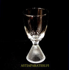 IITTALA, Briljant Sherrylasi ,Design:Tapio Wirkkala,Korkeus n.10,6,cm, ja 10,7 cm, halkaisija n.5 cm, 9 kpl,19� /kpl ( Tuote nro / Item #134J )