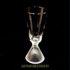 IITTALA, Briljant snapsilasi 5 cl,Design:Tapio Wirkkala,Korkeus n.11,4 cm, halkaisija n.4,5 cm, 3 kpl,24� /kpl ( Tuote nro / Item #135J )