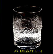 IITTALA, NIVA lyhyet juomat,Design:Tapio Wirkkala,valmistettu vuosina 1972 � 1992,Korkeus n.6,8 cm, halkaisija n.5,4 cm, 18 kpl,18� /kpl ( Tuote nro / Item #141J )