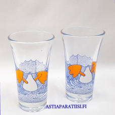 AARIKKA, Allu snapsilasi ,Korkeus n.8,7 cm , Halkaisija n.5,2 cm, 2 kpl,6�/ kpl. ( Tuote nro / Item #504J )