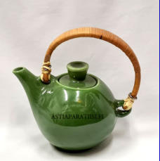 KUPITTAAN SAVI, vihre� teekannu, Design:Orvokki Laine,1950-luvulta todella hyv�kuntoinen,Korkeus ilman kantta n.11,5 cm,1kpl,68�/kpl,( Tuote nro / Item #124KK )