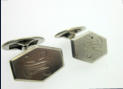 Hopeiset Kalvosinnapit, 1947 Helsinki Finland, mitat n. 2cm x 1,3cm, 45�