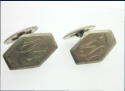 Hopeiset kalvosinnapit, 1938, Design Lauri Alexander Alm, Riihim�ki Finland, 1921-1961,mitat n. 2,2cm x 1,4cm,  55�