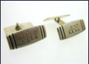 Hopeiset kalvosinnapit , Design Kupittaan Kulta oy, Turku Finland, 1961, mitat n. 2,4cm x 1cm, 45�