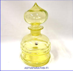 RIIHIM�EN LASI,"Sulttaani"Karahvi 2501 keltainen v�ri,Design:Nanny Still,Suunniteltu:1966-1969-luku,Korkeus,n. 15,5 cm, ilman korkki,Korkeus korkin kanssa,n.26 cm,halkaisija,n.13,5 cm,0kpl, ( Tuote nro / Item # 172K)