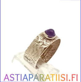 FINNISH DESIGN ,Vintage Hopea sormus Ametisti kivi,Turun hopea,Vuodelta 1967, hopeaa Pitoisuus 813,Kunto: hyv�,180 mm,hinta 120,� (sis. alv) (Tuote nro Item 131DK)