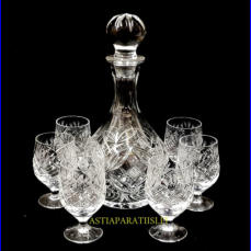 Kristallikarahvi ja 6 kpl Kristalli lasia,Karahvin Korkeus,n. 22cm,halkaisija,n. 10,5 cm,ja laiset Korkeus,n. 8cm,halkaisija,n. 4,5 cm,185�, ( Tuote nro / Item #114KR )
