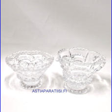 KRISTALLIA M�ntyharjun lasi- Riihim�en lasi, Sokerikko ja kermakko,Mitat Kermakko korkeus:n.8 cm, halkaisia n.9,5 cm,Sokerikon korkeus:n.6,5 cm, Halkaisia:n.10,5 cm, pari,65� ( Tuote nro / Item #158KR )