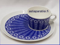 ARABIA, RIIKINKUKKO TV-setti, Design:Raija Uosikkinen (koriste), Kaj Franck (malli),Kupin korkeus n.5,6 cm, halkaisija n. 8 cm,v�h�isi� k�yt�n j�lki�, Suunniteltu vuonna 1952 -1965, 3 setti, 120�/setti ( Tuote nro 264Q )