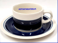 ARABIA,  Kasino kahvikupi, sininen,Design:G�ran B�ck,Suunniteltu vuonna 1968 (malli), 1978 (koriste),Kupin korkeus n. 5,2 cm, halkaisija n.7,3 cm, 2kpl,34�/kpl, ( Tuote nro 404 Q )