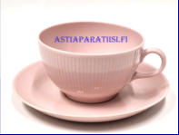 ARABIA,Sointu teekuppi ja asetti 30 cl roosa v�ri malli RNA,Design:Kaj Franck ,Kupin korkeus n. 6 cm, halkaisija n.10,5 cm,Suunniteltu vuonna 1949-1961, 4kpl, 65�/kpl( Tuote nro 423Q )