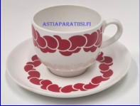 ARABIA,Pilvi kahvikuppi ja lautanen, punainen,Design:Inkeri Leivo (koriste), G�ran B�ck (malli) ,Kupin korkeus n. 6 cm, halkaisija n.7,2 cm,Suunniteltu  1970-luvulta, 1 kpl, 36 �/kpl,( Tuote nro 426Q )
