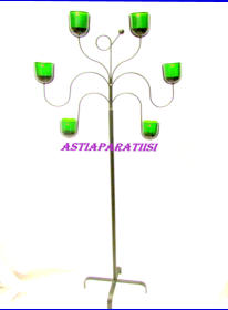 NUUTAJ�RVI ALFA,Kynttelikk�/tuikkuteline Lattiakynttelikk�, Design: Markku Salo,tuotannossa 1988-1995.  Valurautaa,Halkaisija n. 48 cm, korkeus n. 120 cm,195�