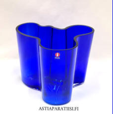 IITTALA, "Savoy"  Koboltinsininen v�ri maljakko,Design:Alvar Aalto.Merkitty Alvar Aalto,Korkeus 12 cm, halkaisija n. 15 cm 1kpl,120� ( Tuote nro / Item #111MA )
