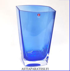 IITTALA, Purje maljakko sininen, Design:Taru Syrj�nen, tuotannossa 1988-97-luku,Korkeus n.18,5 cm, halkaisija n.13 cm,1 kpl,188� /kpl ( Tuote nro / Item #179MA )