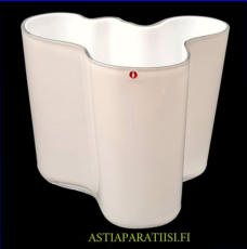 ITTALA, "Savoy" valkoinen maljakko,Design:Alvar Aalto,Korkeus n. 16 cm, halkaisija n. 20 cm 1kpl,149 � /kpl ( Tuote nro / Item #285MA )