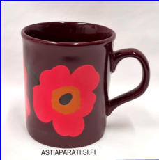 MARIMEKKO,UNIKKO punainen / ruskea muki, Made in England,Design:Maija Isola,Tuotannossa 1980-90 luku,korkeus n.9,6 cm, halkaisija n.8,2 cm, 0 kpl,( Tuote nro 383 P )