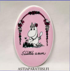 ARABIA, Muumi ovikyltti, Muumityt�n ovilaatta (1993-1997),Moomin girl's door sign (1993-1997),Design:Tove Slotte-Elevant / Tove Jansson,Leveys n. 8,4 cm, korkeus n.12,9 cm,1 kpl,48�kpl,( Tuote nro 283M )