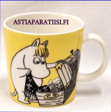 ARABIA,Muumimuki Niiskuneiti ja aarrarkku,Moomin Mug, Snorkmaiden (2001-2012),Design: Tove Slotte-Elevant,Korkeus n. 8 cm, halkaisija n. 8 cm, 3kpl, 53�/kpl( Tuote nro 133M )