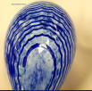 NUUTAJ�RVI, Sinivalkoinen lintu filigraaninen lasi / Bluebird filigree glass, Special Edition,Nissan 30 vuotta ARO yhtym� 10.10.1992 ,Design: Oiva Toikka  Nuutaj�rvi,Signeerattu / Signature,n. 20,5cm x 9,5cm,1kpl,570� ( Tuote nro / Item #109T)