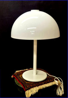 P�YT�VALAISIN,Valkoinen Ornon Valio-sarjan p�yt�valaisin, Design:Heikki Turunen,Mitat: halk. n. 38 cm,korkeus n. 56 cm.( Tuote nro / Item #102PV )