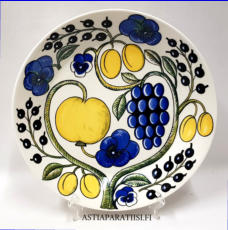 ARABIA,Paratiisi matala ruokalautanen,Design:Birger Kaipiainen, alkuper�istuotantoa.Suunniteltu vuonna 1969,halkaisija.n.25,5 cm,11 kpl,38�/kpl ( Tuote nro 100R )