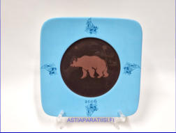 ARABIA, Flora & Fauna vuosilautanen 2006,Design:Eeva Sivula & Pekka Toivanen,Mitat Pituus x leveys: 20,5 cm x 20,5 cm 1kpl.77�/kpl,(  Tuote nro 136AM )