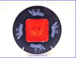 ARABIA, Flora & Fauna vuosilautanen 2000, Kettu ja pihlaja,Design:Eeva Sivula & Pekka Toivanen,Mitat Halkaisija 22 cm, 1kpl. 37�/kpl,(  Tuote nro 128AM )