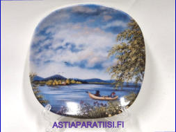 ARABIA,Sein�lautanen Kes�inen Lappi, Design: Anita Rantanen-Siewers,Mitat Korkeus n. 12 cm, leveys n. 12 cm,1kpl.25�/kpl,( Tuote nro 189AM )