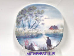 ARABIA,Sein�lautanen Onkija, Design: Anita Rantanen-Siewers,Mitat Korkeus n. 12 cm, leveys n. 12 cm,1kpl.25�/kpl,( Tuote nro 187AM )