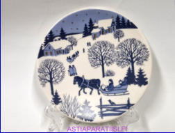 ARABIA,kirkko, joulu Maisema Sein�lautanen, Design:Raija Uosikkinen,Mitat Halkaisija,n. 12 cm,1kpl.35�/kpl,( Tuote nro 242AM )