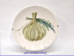 ARABIA, sein�lautanen, Vihre� linja, Valkosipuli ja laventeli, Design:Gunvor-Olin Gr�nqvist,Mitat Halkaisija n. 21,5 cm,1kpl.45�/kpl,( Tuote nro 316AM )