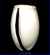 IITTALA, Taidelasi maljakko, Design:Anu Penttinen, 2007 signeerattu,Pient� j�lke�,korkeus n.19,5 cm, leveys n. 11,5 cm,1kpl,190�