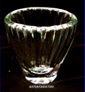 IITTALA, L�yt� taidelasi maljakko, Design: Tapio Wirkkala,1950-luvulta,pient� j�lke�,korkeus n.8 cm, leveys n. 8,5 cm X 6cm,1kpl,50�