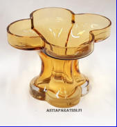 RIIHIM�EN LASI, Onnenlehti,amber/ meripihkan v�rinen,Design:Helena Tynell,Suunniteltu: 1971,kork. n. 13,8 cm, 1kpl,85�