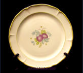 ARABIA,k�sinmaalattu tarjoilulautanen,RI astiaston siirtokuvakoriste Kaarina Ahon,1947-1951-luku,Leveys 32,5 cm,1 kpl,85�/kpl