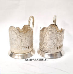 Ven�l�inen vintage, hopeanv�rist�  teelasin pidikett� ,Korkeus,n.9,5 cm, halkaisija 7 cm,2 kpl,75�/yht.( Tuote nro 192TA)