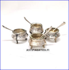 Ven�l�inen pieni suola/ maustekuppi ja lusikka,Korkeus,n.3,5cm, halkaisija 4 cm,10 kpl, 20�/kpl,( Tuote nro 206TA)
