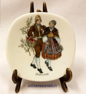 R�rstrand Svenska Landskapsdr�kter,mitat n.8 cm X 8 cm,1kpl, 20�/kpl