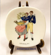 R�rstrand Svenska Landskapsdr�kter,mitat n.8 cm X 8 cm,1kpl, 20�/kpl